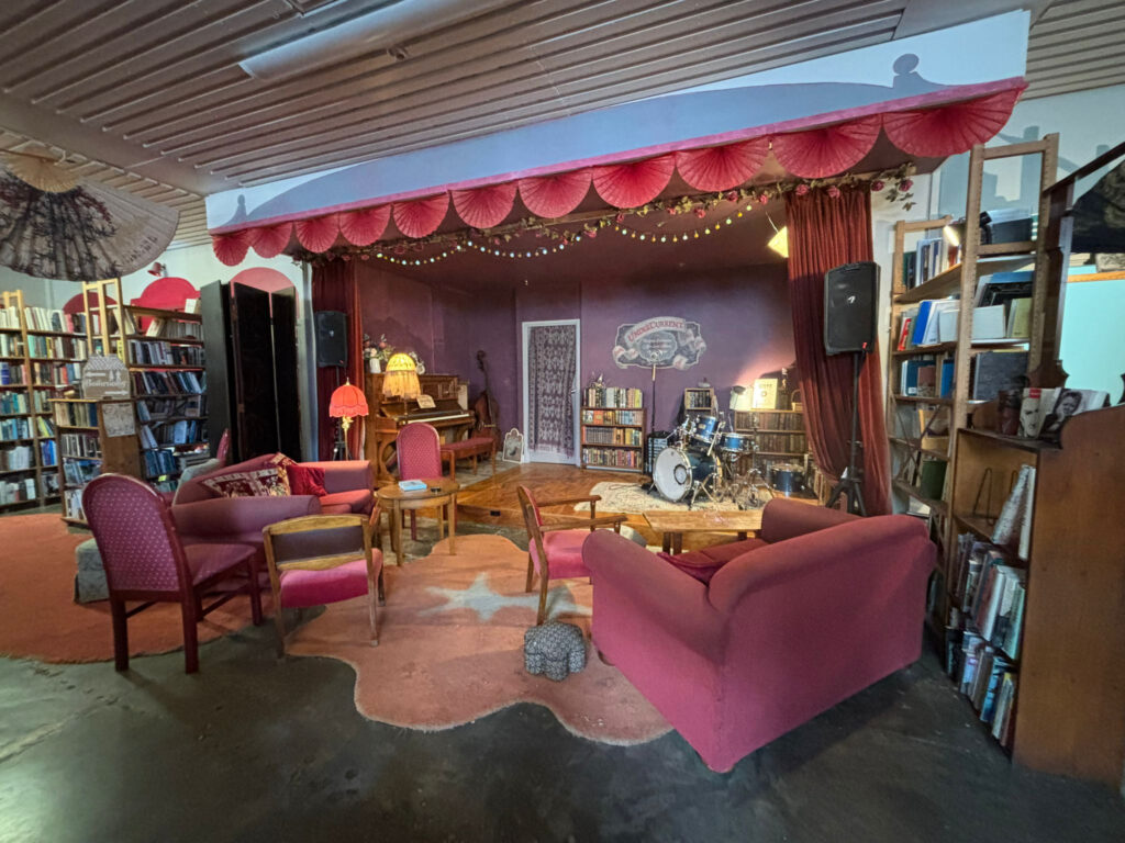 The Undercurrent - New Zealand - Wellington - Vinylopresso